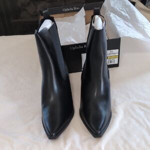 NWT Women's Size 11 Medium Ophelia Roe Black Leather Pull On Chelsea Boots